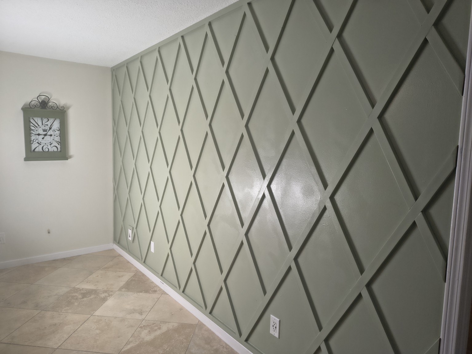 Olive diamond lattice